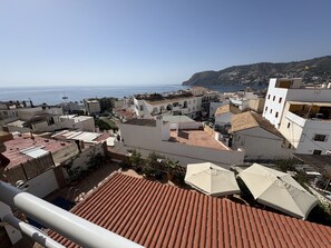 Property grounds - Lovely 2 bed apartment within walking distance to the beach and town (La Herradura)