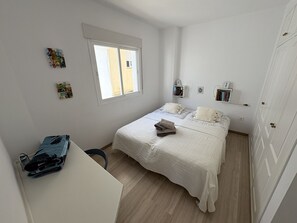Bügeleisen/Bügelbrett, kostenloses WLAN, Bettwäsche
