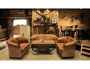 Restaurant - Swiss Traffalgaar Luxury Hotels (Nashik)