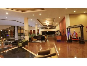 Lobby lounge - Swiss Traffalgaar Luxury Hotels (Nashik)