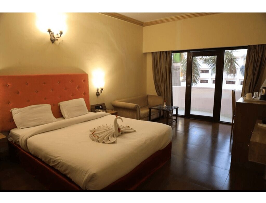 Classic Double Room, City View | Laptop workspace, iron/ironing board, free WiFi