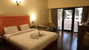 Classic Double Room, City View | Laptop workspace, iron/ironing board, free WiFi