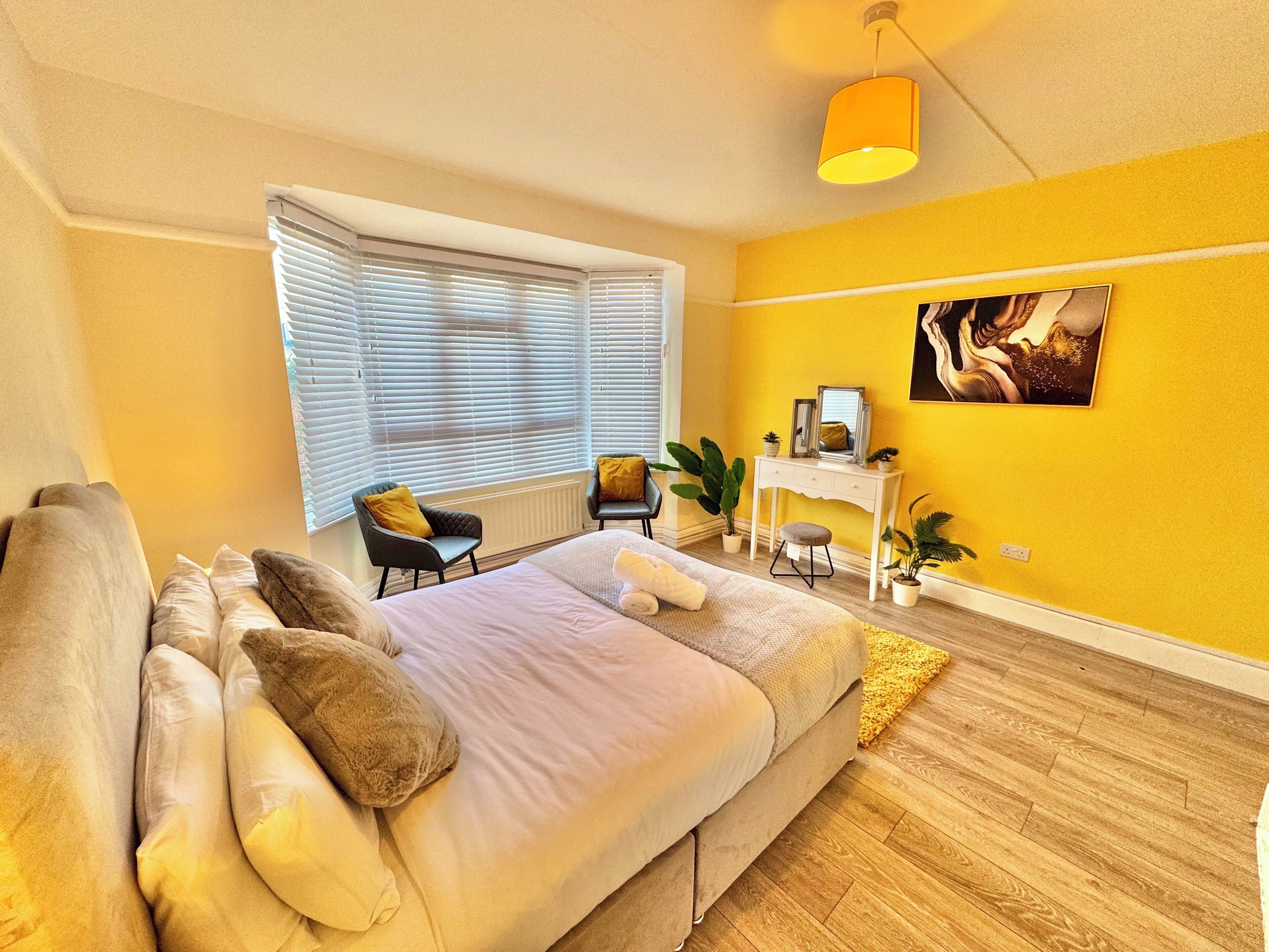 アイロン / アイロン台、WiFi (無料)、ベッドシーツ