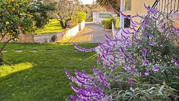 Villa, vista giardino | Wi-Fi gratuito