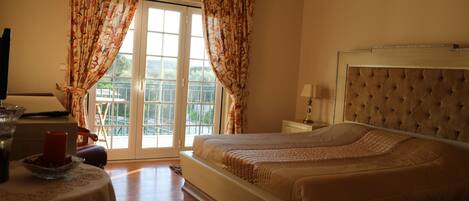 Chambre Deluxe, balcon, vue piscine | Wi-Fi gratuit