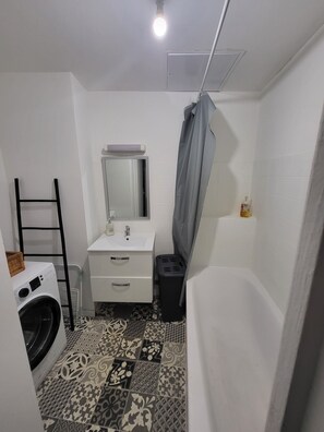 Handtücher, Toilettenpapier