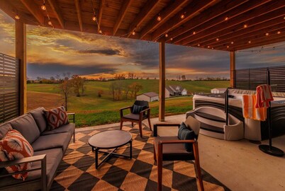Bourbon Trailhead - 4 Kings • Game Room • Hot Tub