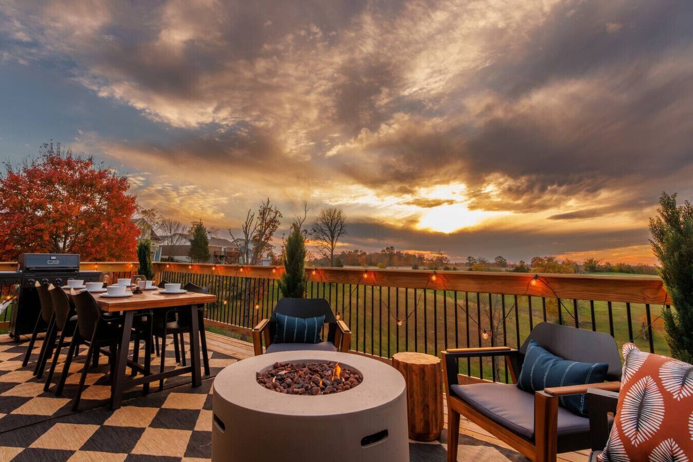 屋外ダイニングエリア