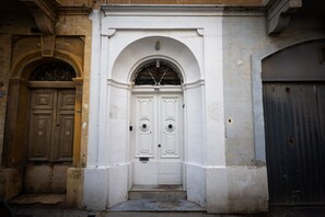 Exterior detail - Sliema 1BR Townhouse Escape (Sliema)