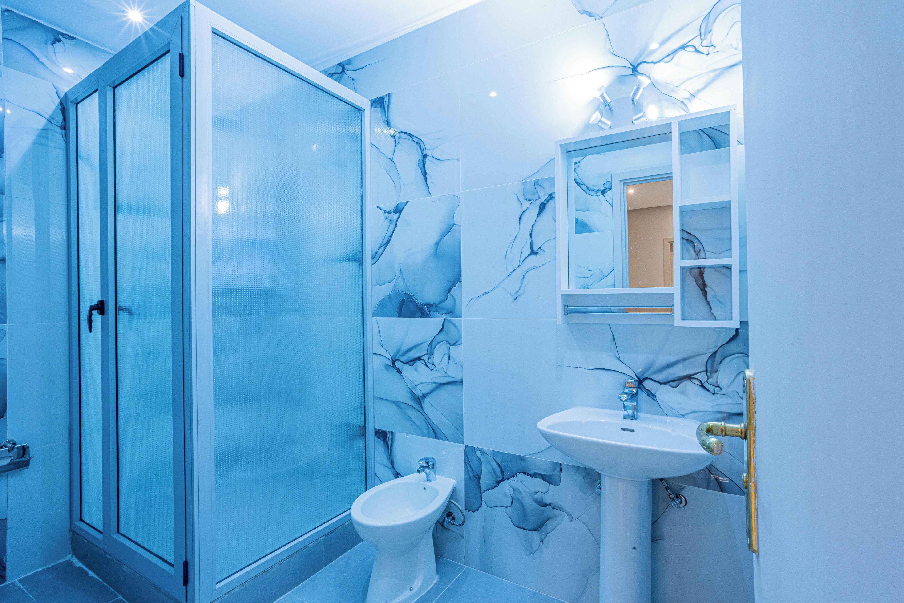 Standard Apartment, Balcony, Garden View | Bathroom