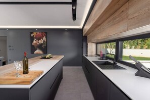 Fridge, microwave, oven, dishwasher - Villa Angelina – luxury villa offering pool with shallow section and Media Room (Mandalencici)