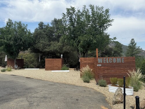 Peaceful Overnight Parking Close to Town with Hookups and Restroom- Shower