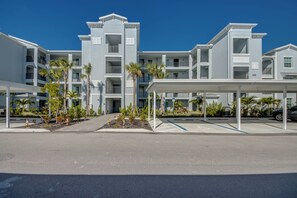 Exterior - Modern Heritage Landing Condo – Resort Lifestyle (Punta Gorda)