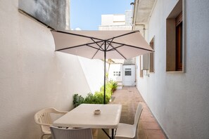 Outdoor dining - Apartment 'Salento Home' with Private Terrace, Wi-Fi and Air Conditioning (Cursi)
