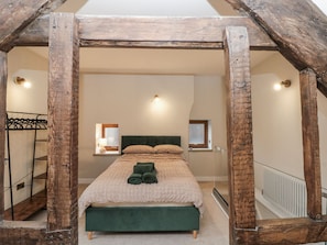 1 Schlafzimmer, individuell dekoriert, individuell eingerichtet