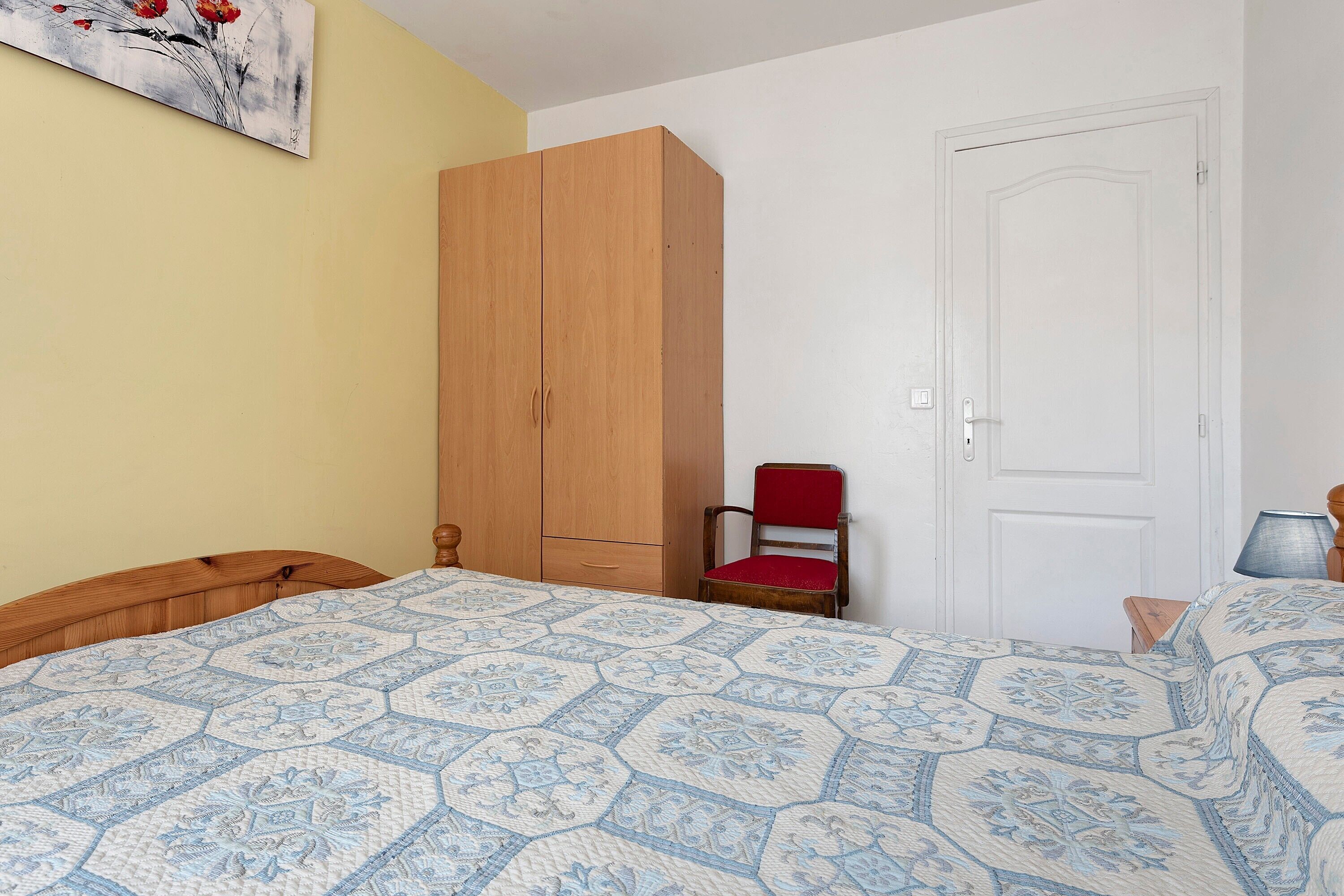 3 bedrooms, iron/ironing board
