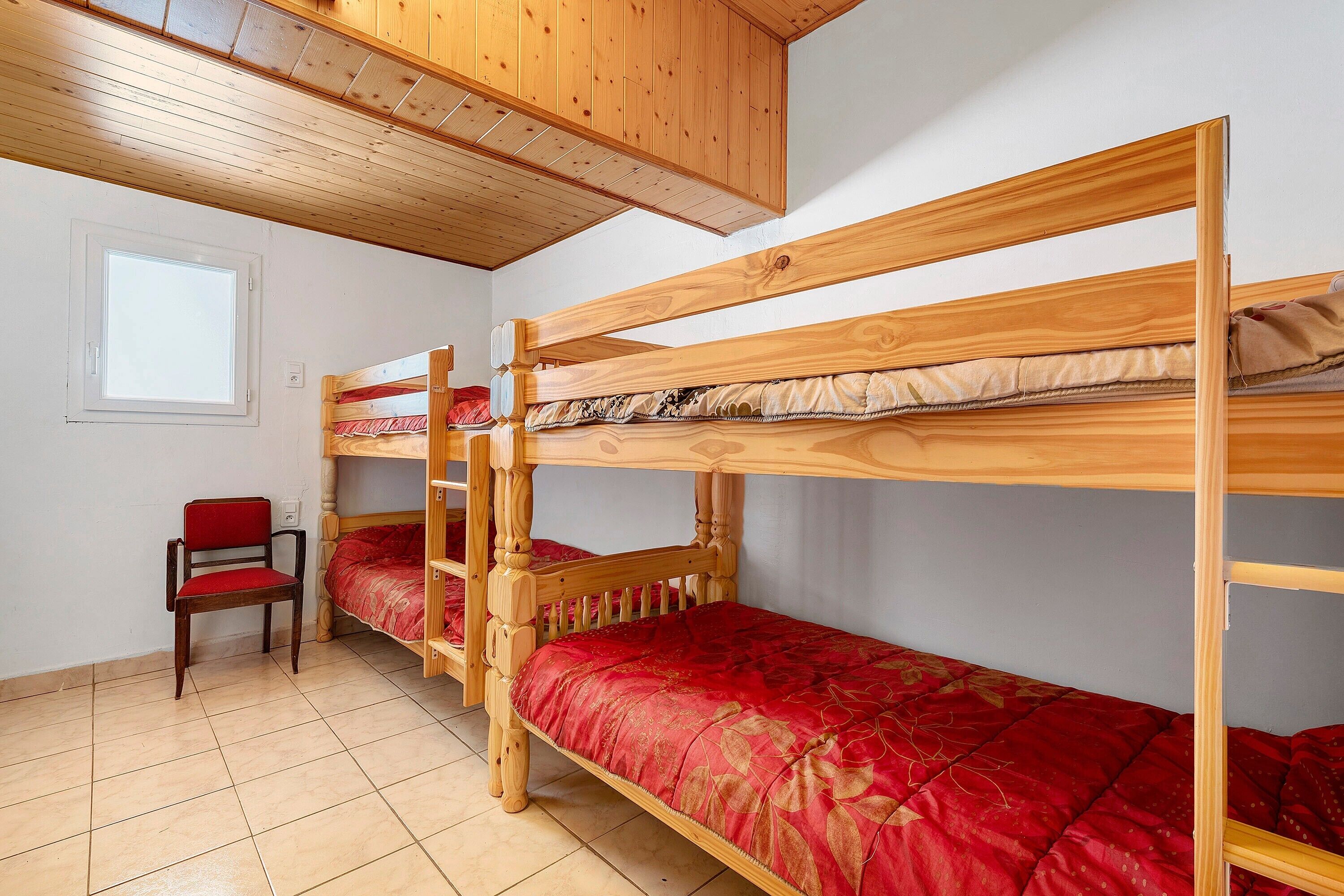 3 bedrooms, iron/ironing board