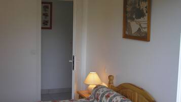 Fer et planche à repasser