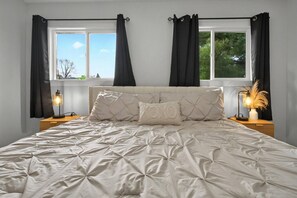 Iron/ironing board, WiFi, bed sheets - Luxurious Retreat in Moncton (Moncton)