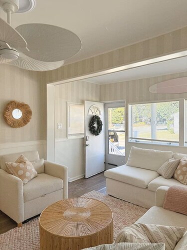 The Pink Somer, your Jersey-Shore memory maker