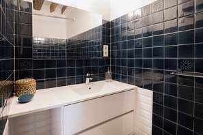 Comfort appartement, uitzicht op stad | Badkamer