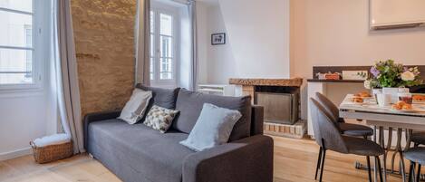 Leilighet – comfort, byutsikt | Oppholdsområde