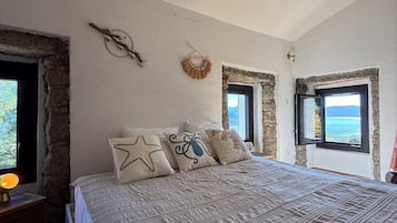 2 chambres, fer et planche à repasser, Wi-Fi, draps fournis