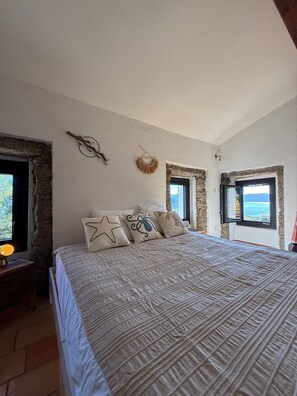 2 bedrooms, iron/ironing board, WiFi, bed sheets - Traditional Corsican house between sea and scrub (Serra-di-Ferro)