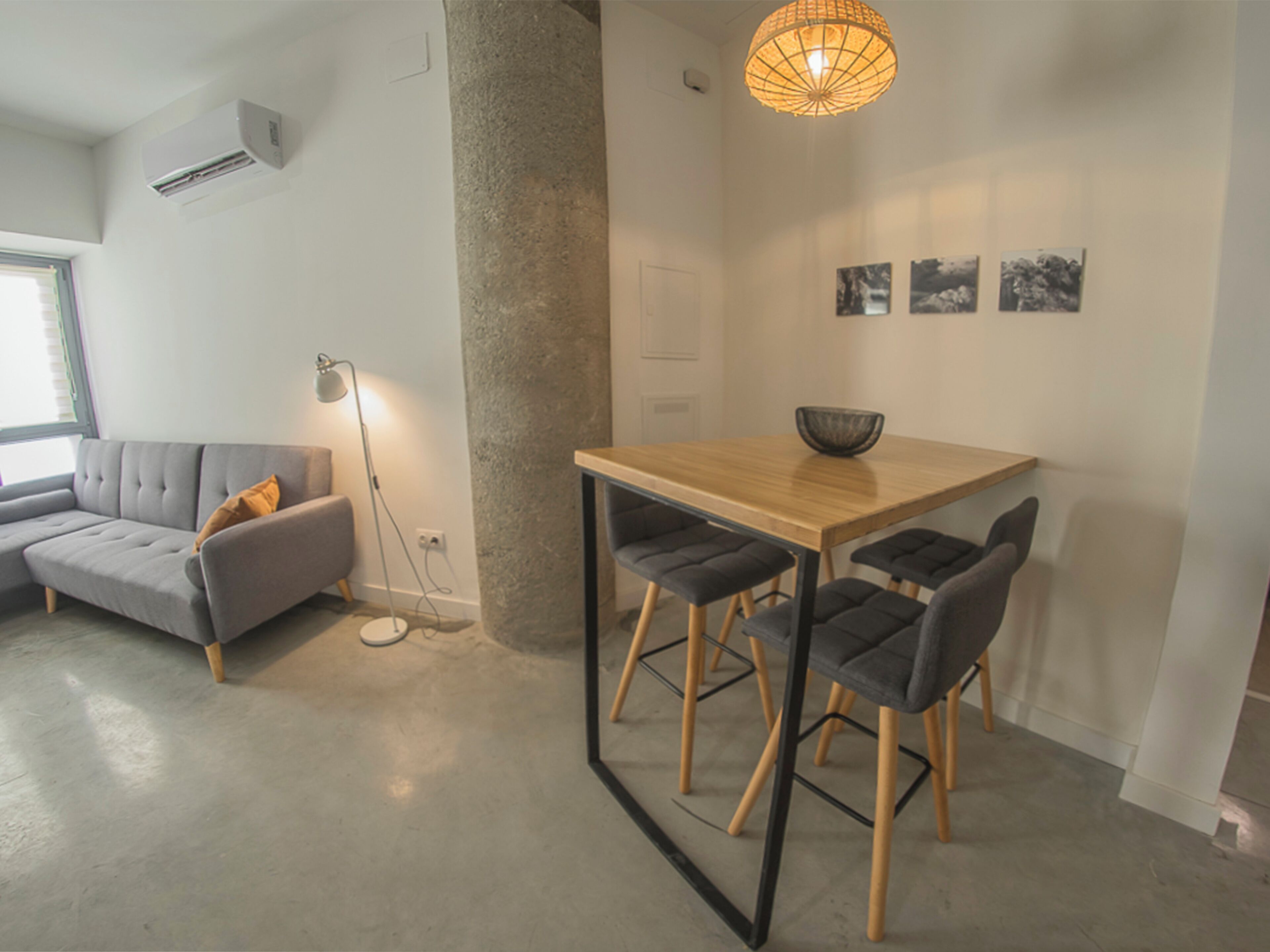Basic Studio | Living area | TV