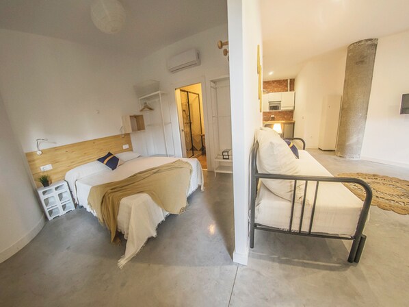 Basic Studio | Free WiFi