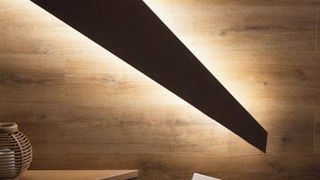 Residenza Deluxe | Una cassaforte in camera, una scrivania, postazione laptop