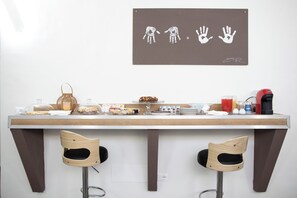 Daily self-serve breakfast for a fee - etna hill (Catania)