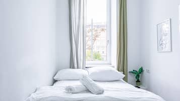 Iron/ironing board, WiFi, bed sheets