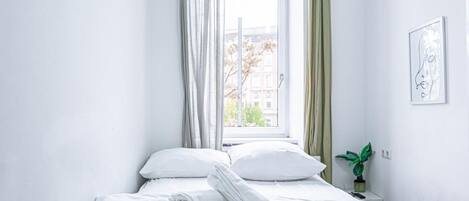 アイロン / アイロン台、WiFi、ベッドシーツ