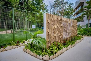 Property grounds - Escape to this corner studio in Tuk Hacienda, perfect for 1 or 2 guests seeking comfort, style, and location. Enjoy a king bed, kitchenette, full bathroom, smart TV, Wi-Fi, A/C, private balcony, pools, paddle court, parking, and 24/7 security. (Tulum)