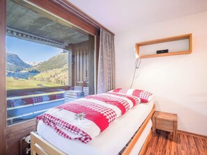 2 quartos, escrivaninha, berço de viagem, Wi-Fi