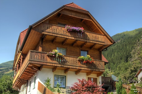 Apartment Leander with Mountain View, Private Terrace and Wi-Fi