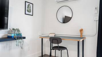 Suite estándar, vista a la ciudad | Interior