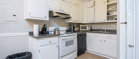 Microwave, oven, stovetop, dishwasher