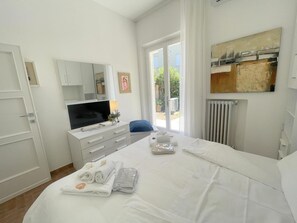 مكواة/لوح كي وواي فاي وملاءات أسرّة وتسهيلات لدخول الكراسي �المتحركة