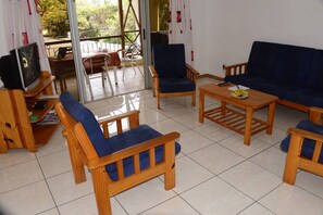 Living area - Holiday Rental 300m from Blue Bay beach (Blue Bay)