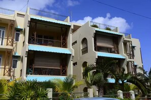 Exterior - Holiday Rental 300m from Blue Bay beach (Blue Bay)