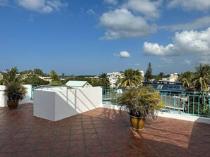 Terrace/patio - Holiday Apartments Rentals in Blue Bay (Blue Bay)