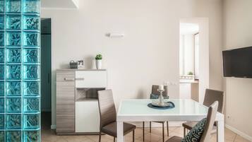 Apartment, Lake View | Egyptian cotton sheets, premium bedding, down duvets, iron/ironing board