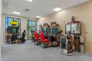 Games room - Luxury 5BR Villa with Pool and Themed Bedrooms (Clermont)