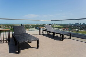 Terrace/patio - A Plush Studio at The Signature (Accra)