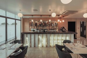 Bar (on property) - A Plush Studio at The Signature (Accra)