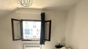 Bügeleisen/Bügelbrett, kostenloses WLAN, Bettwäsche