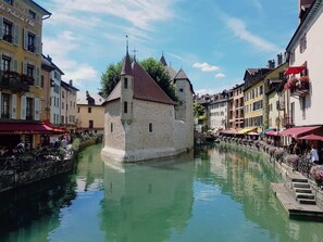 Miscellaneous - This apartment is a 1 bedroom(s), 1 bathrooms, located in Annecy, Auvergne-Rhône-Alpes. (Annecy)