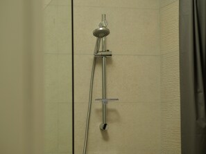 Bathroom - Sliema Ferries Suite 1 (Tas-Sliema)